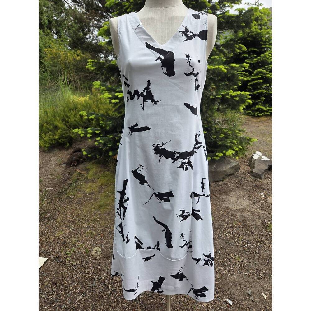 NEW SASSY women's midi sleeveless dress in white/black print